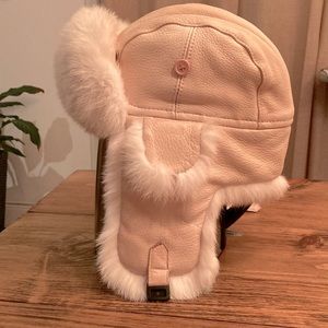 Hides in Hand Aviator Hat